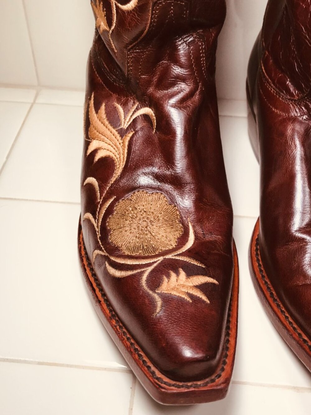Shyanne Women's Brown Leather Embroidered Western Cowboy Boots Size 6 B - Picture 4 of 16